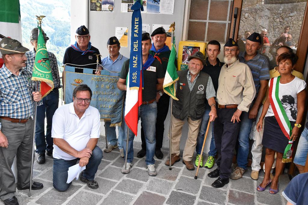 16 Inaugurazione Memoriale caduti B24 Liberator a Zorzone.jpg